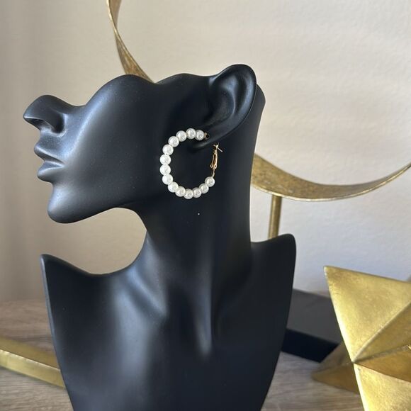 Pearl hoop earrings A128 - Picture 3 of 3